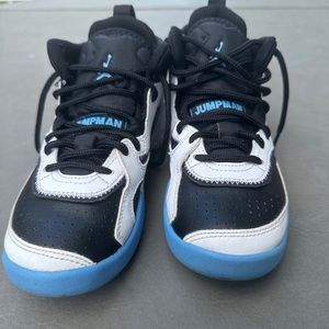 Boys size 5 Jordans